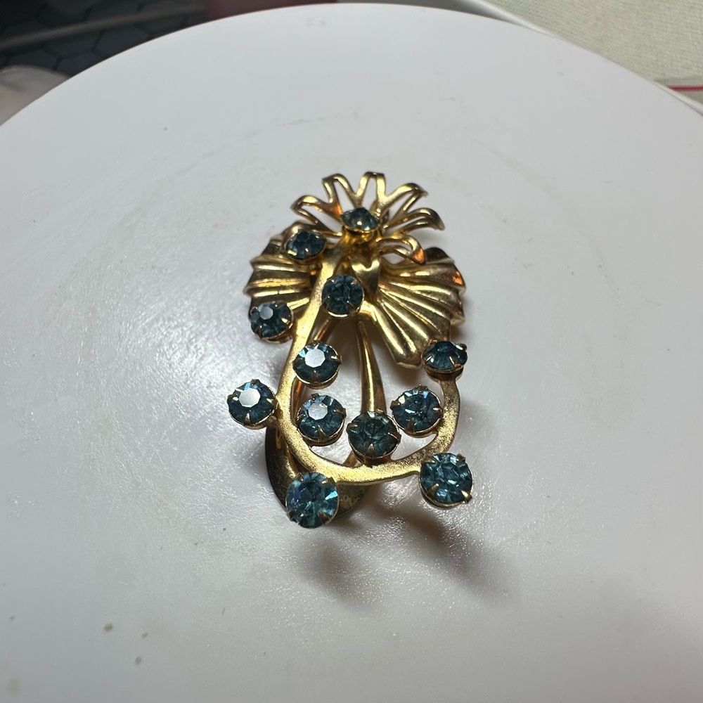 Vintage Gold tone Floral pendant with Blue Stones - Women Jewelry